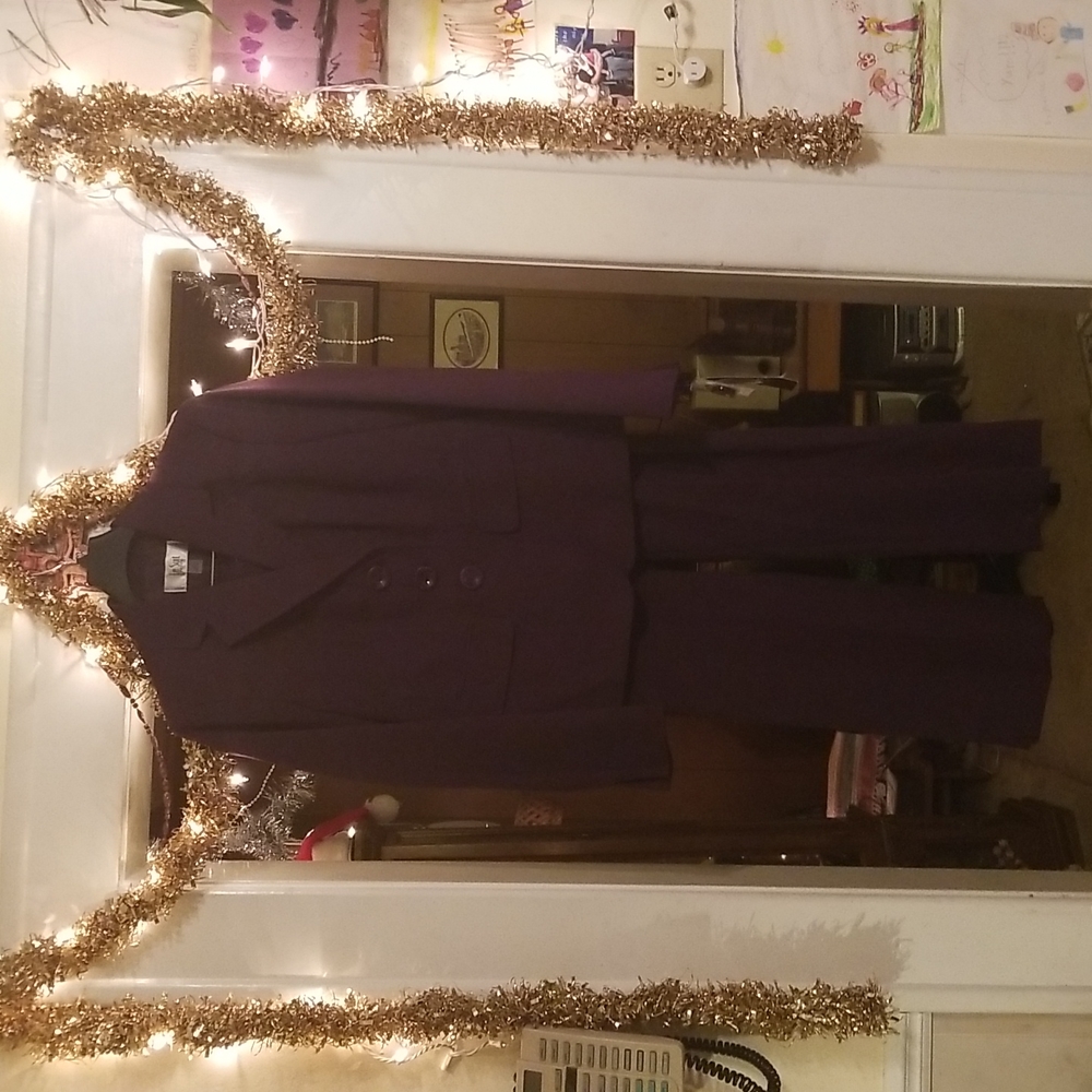 2 piece women's 2 petite blazer and pants.  Plum. LeSuit
